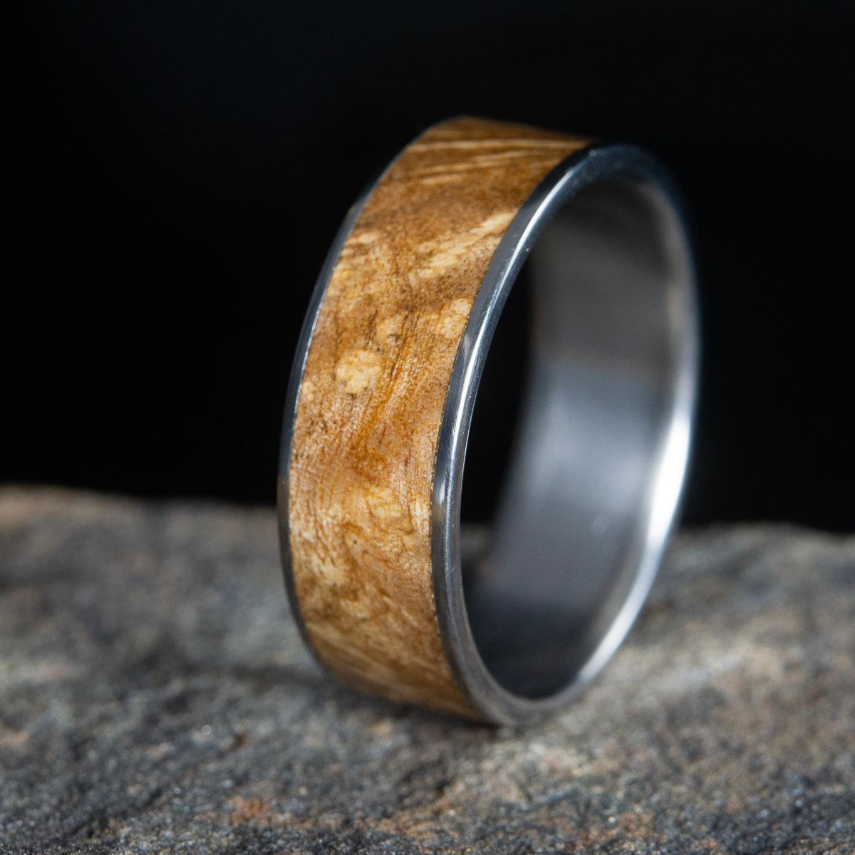 Wood wedding ring-Oak burl inlay
